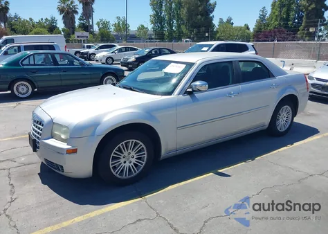 2010 Chrysler 300 Touring/Signature Series/Executive Series из США, поврежденный, VIN 2C3CA5CV2AH180310